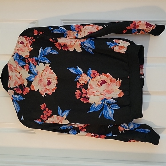 Pretty sheer floral jacket - Picture 4 of 5